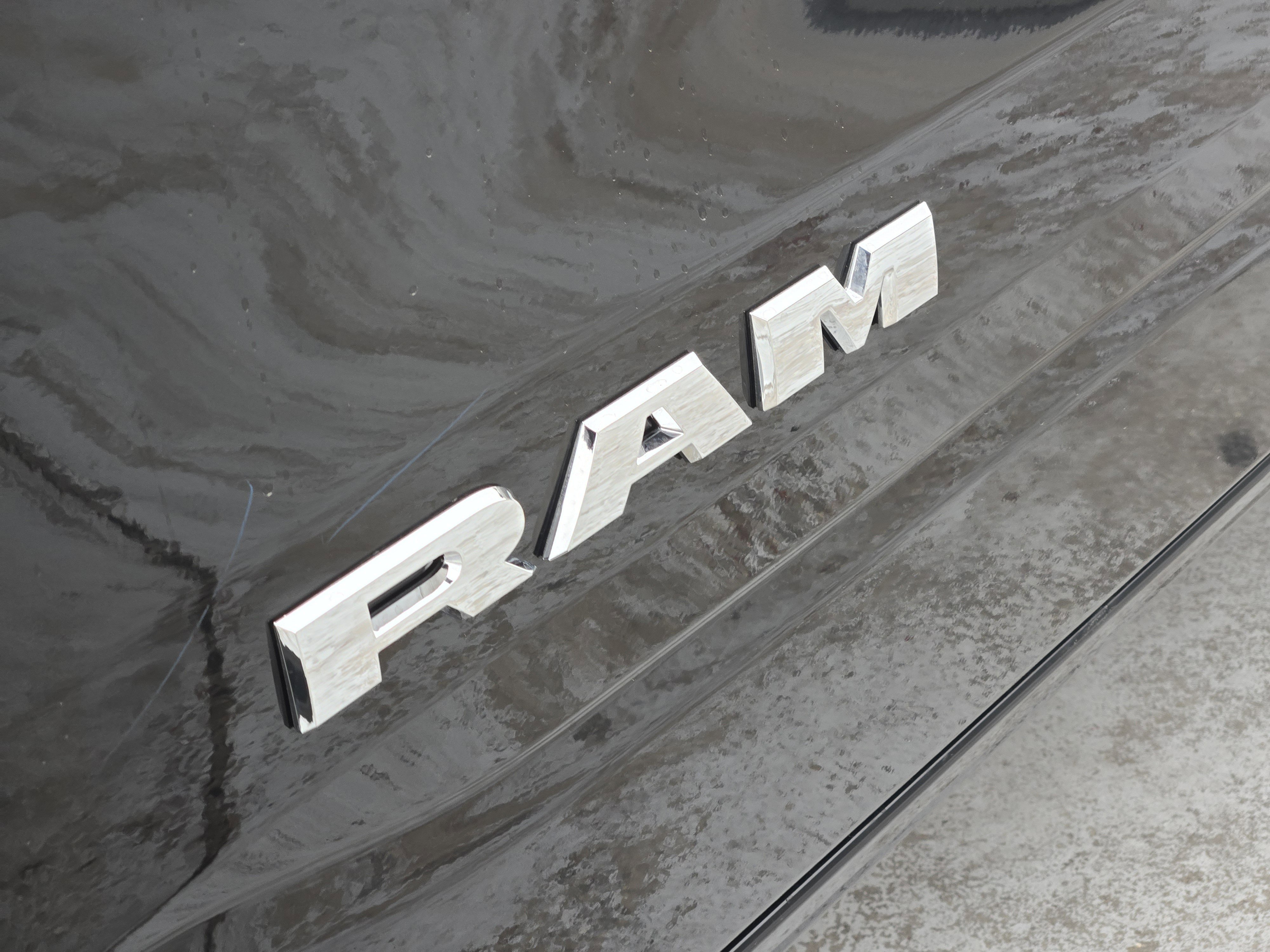 New 2026 Diamond Black Crystal Pearl-Coat Exterior Paint RAM Big Horn image 7