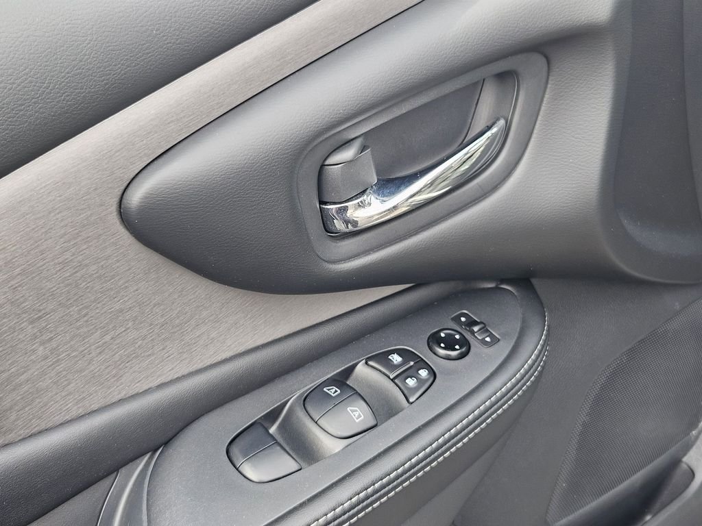 Used 2023 Gun Metallic Nissan SV image 10