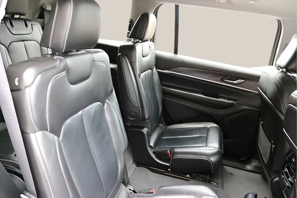 Used 2023 White Jeep Limited image 18