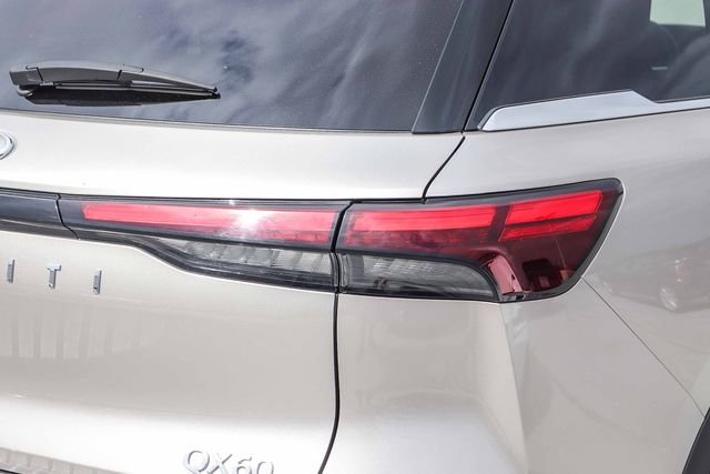 Used 2023 Silver INFINITI LUXE image 7