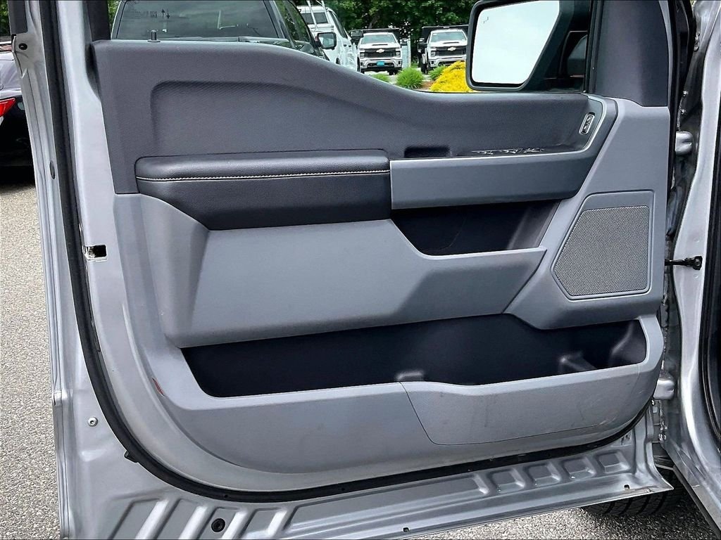 Used 2023 Silver Ford XLT image 9