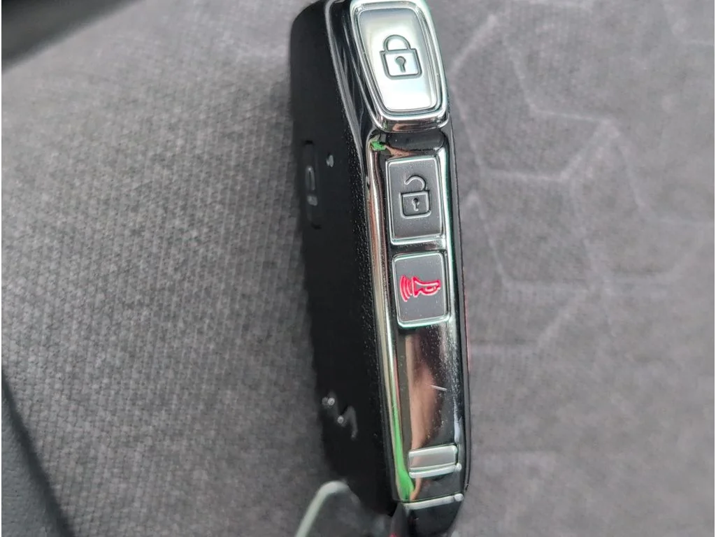 New 2026 Snow White Pearl Kia S image 18