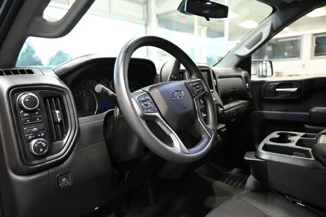 Used 2022 SHADOW GRAY METALLIC Chevrolet Custom Trail Boss image 19