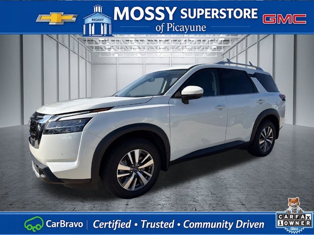 2024 Nissan Pathfinder SL