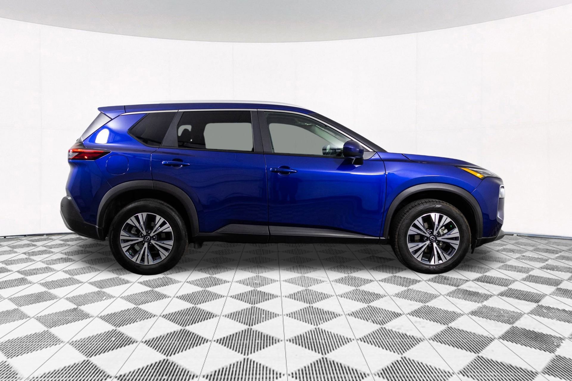 2023 NISSAN ROGUE - Image 16