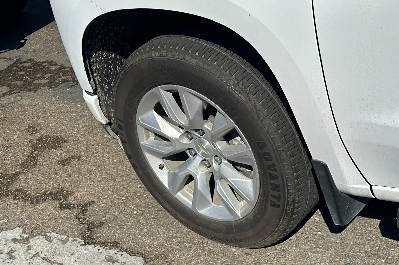 Used 2020 White Chevrolet Custom image 3