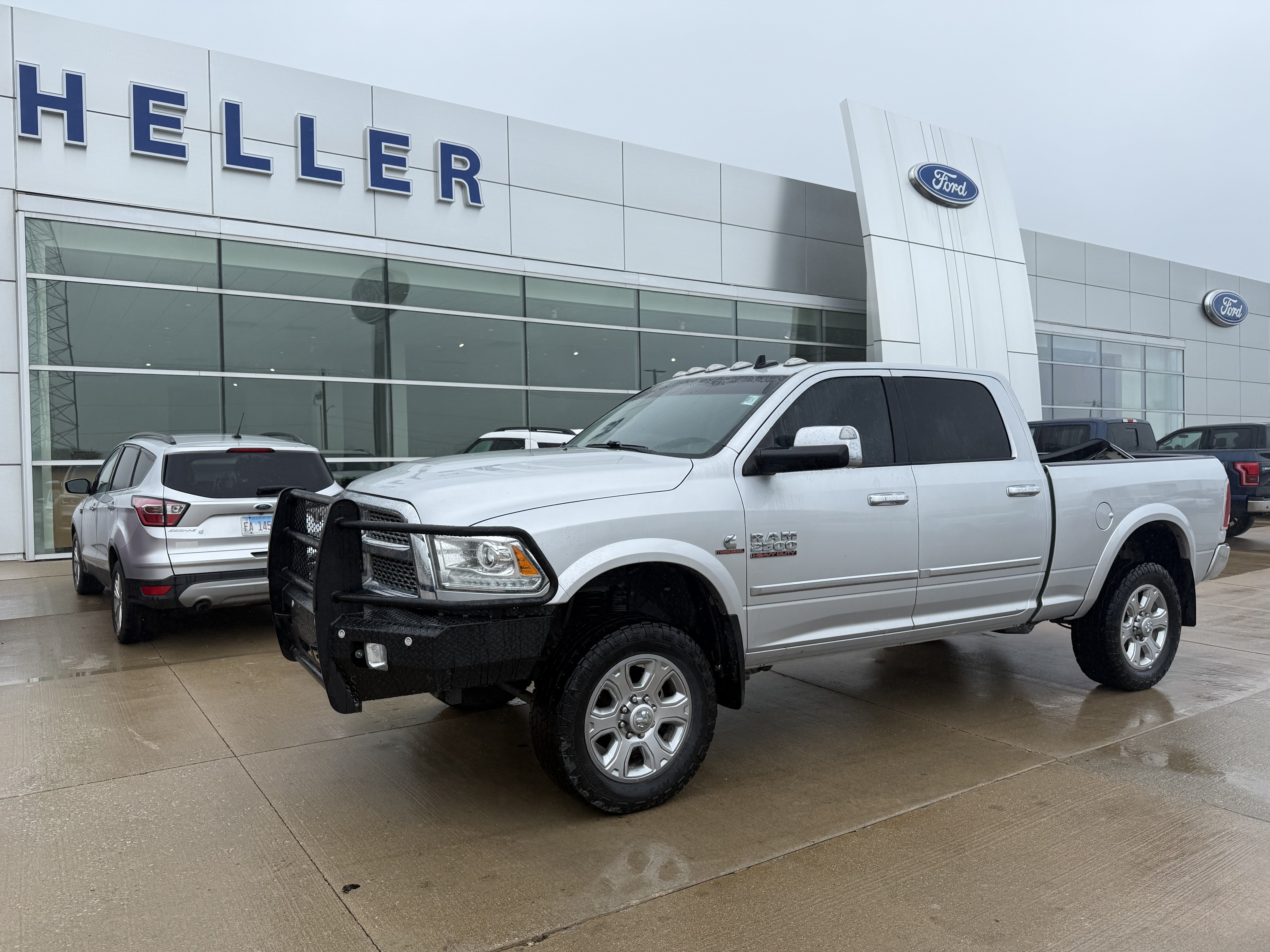 Used 2018 Bright Silver Clearcoat Metallic Ram Laramie image 3