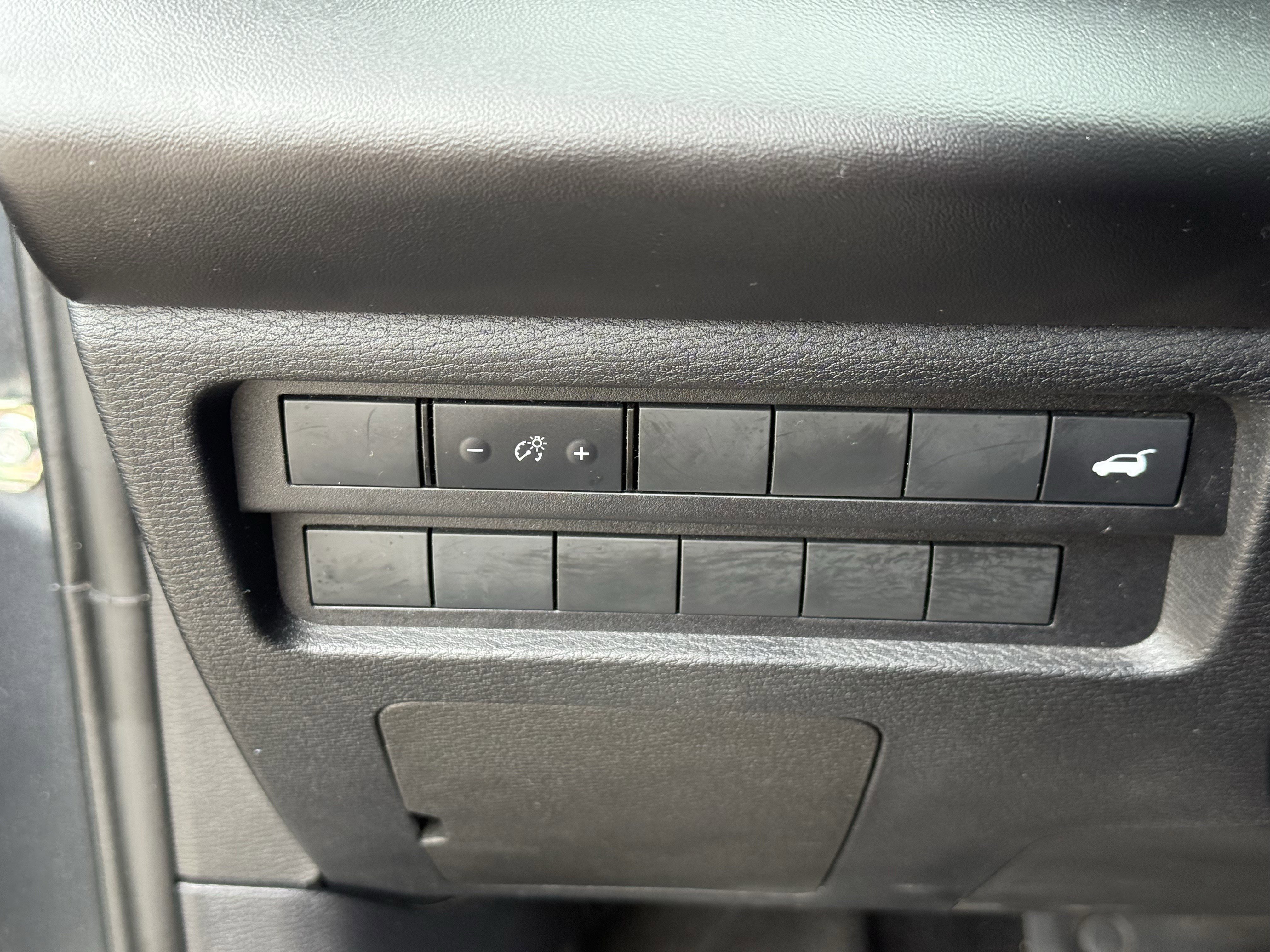 Used 2024 Gray Mitsubishi SE image 25