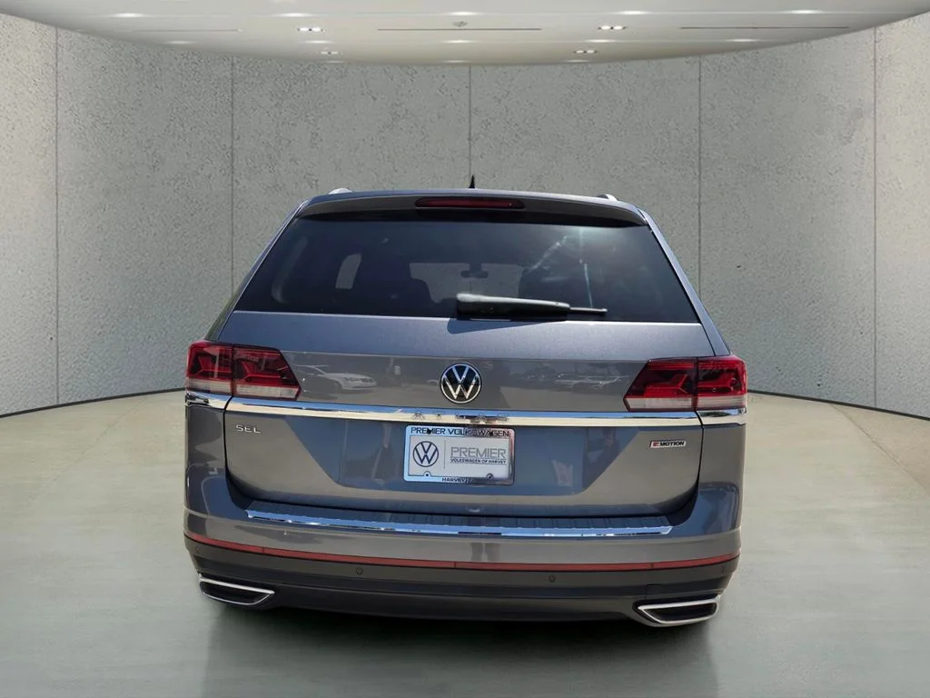 Certified Used 2021 Gray Volkswagen 2.0T SEL Premium image 4