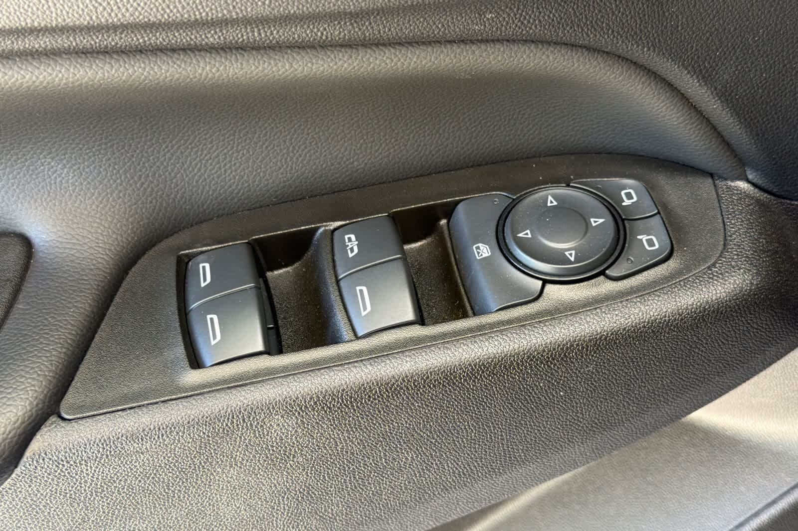 2024 Chevrolet Equinox LT - Photo 13