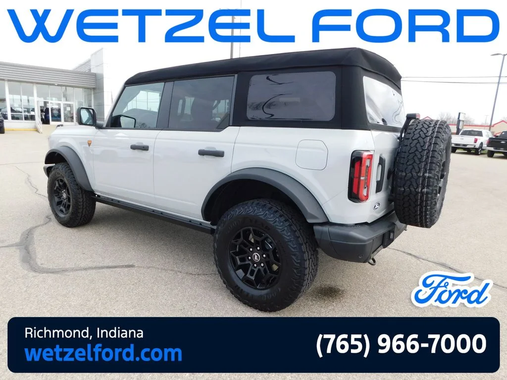 New 2026 Avalanche Gray Ford Badlands® image 5
