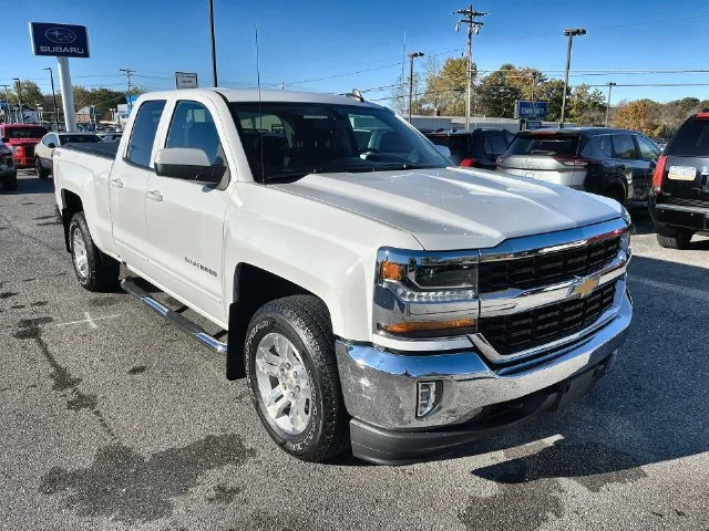 Used 2018 White Chevrolet LT image 18