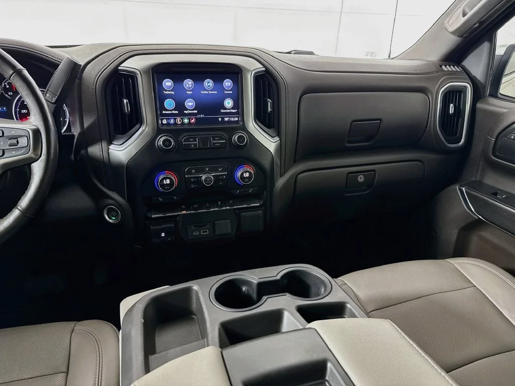 Used 2019 Silver Chevrolet LTZ image 27