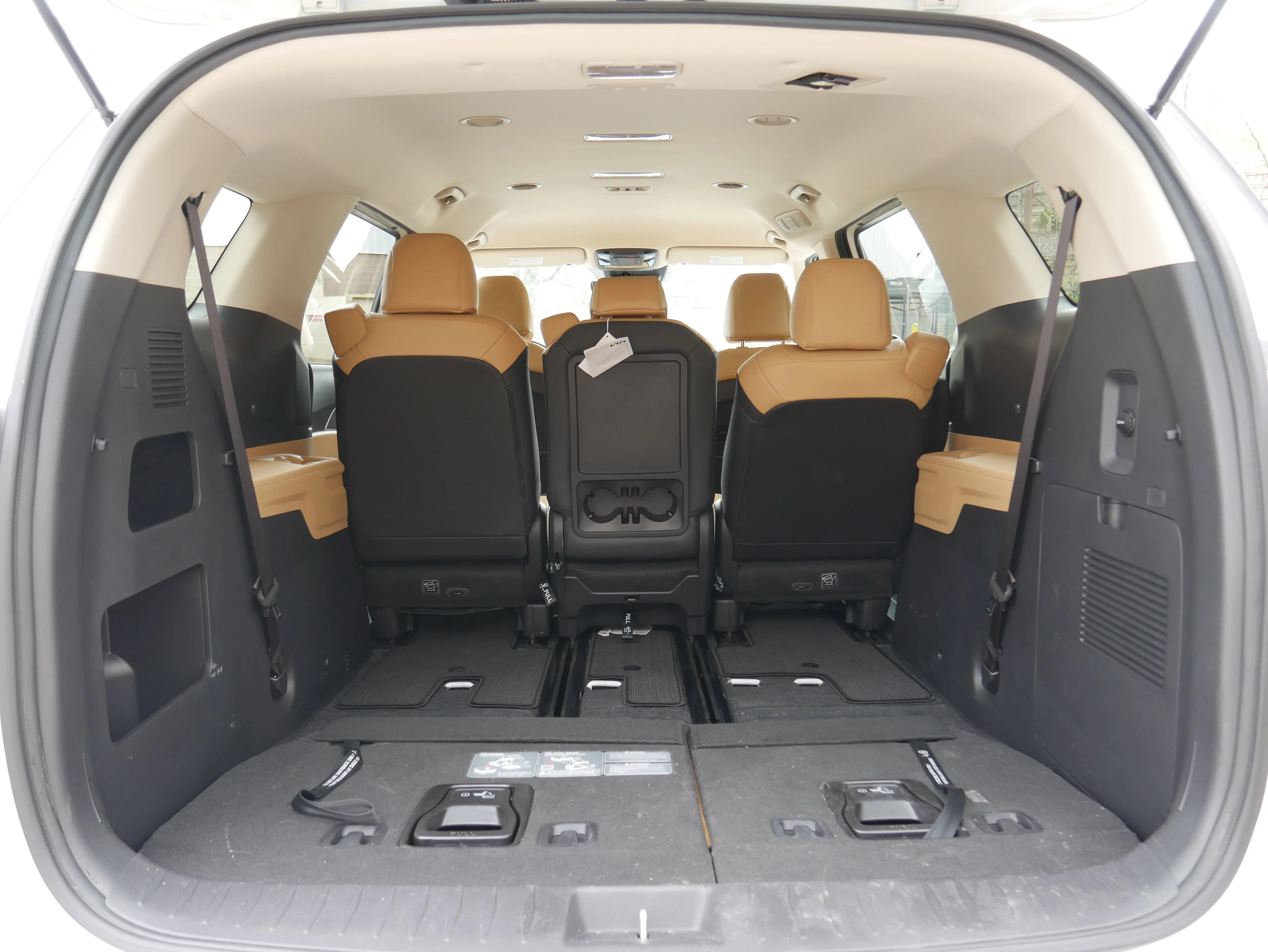Used 2024 White Kia LX Seat Package image 7