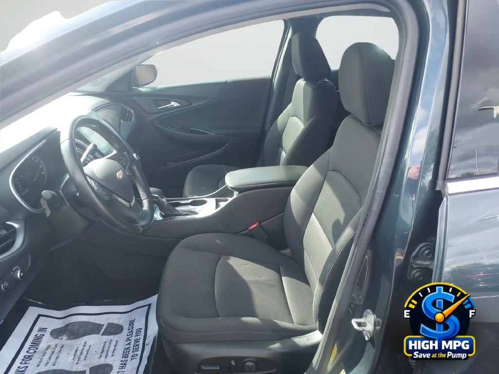 Used 2021 Gray Chevrolet RS image 29