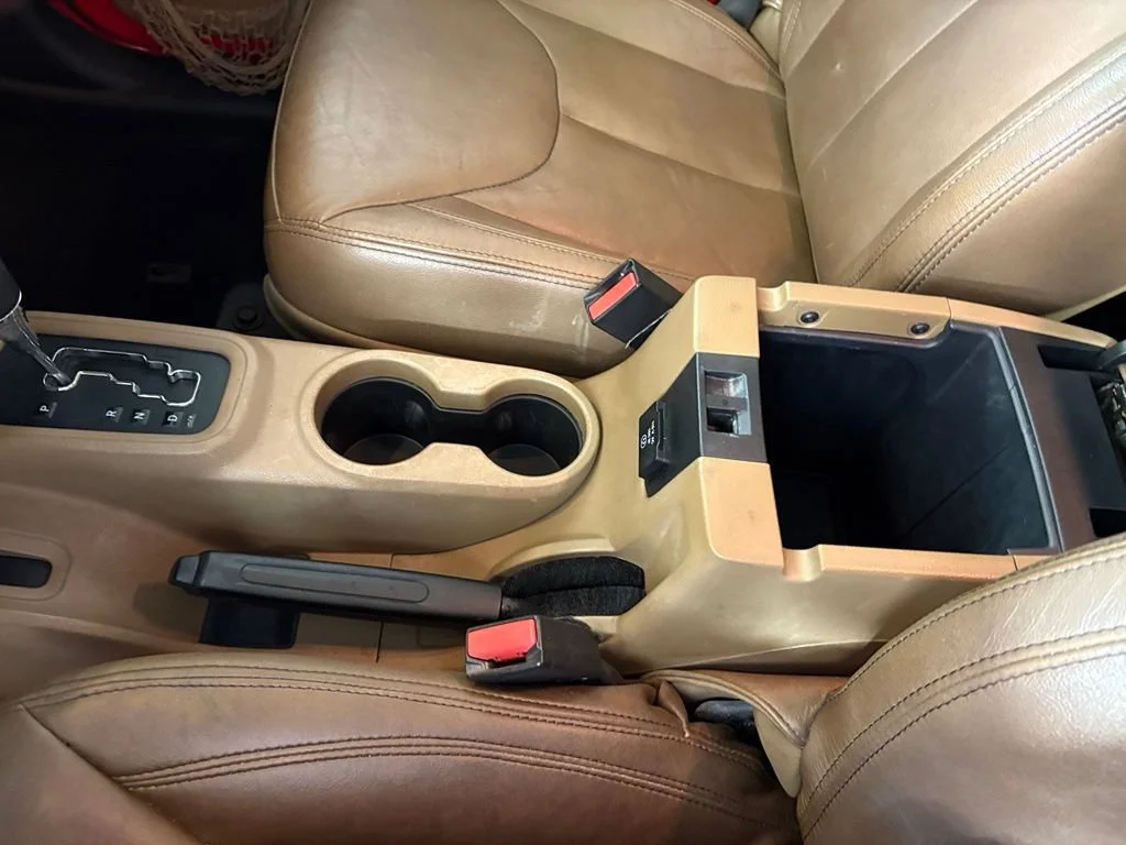 Used 2013 Red Jeep Sahara image 36