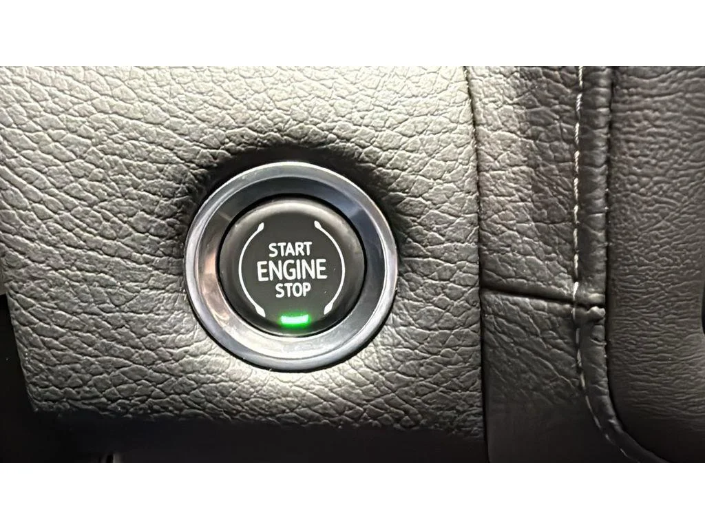 Used 2023 Onyx Black GMC Denali image 23