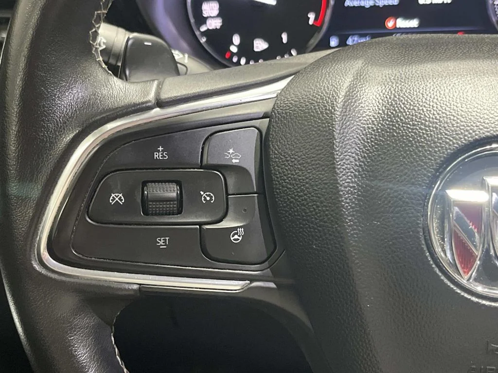Used 2023 Summit White Buick Essence image 19