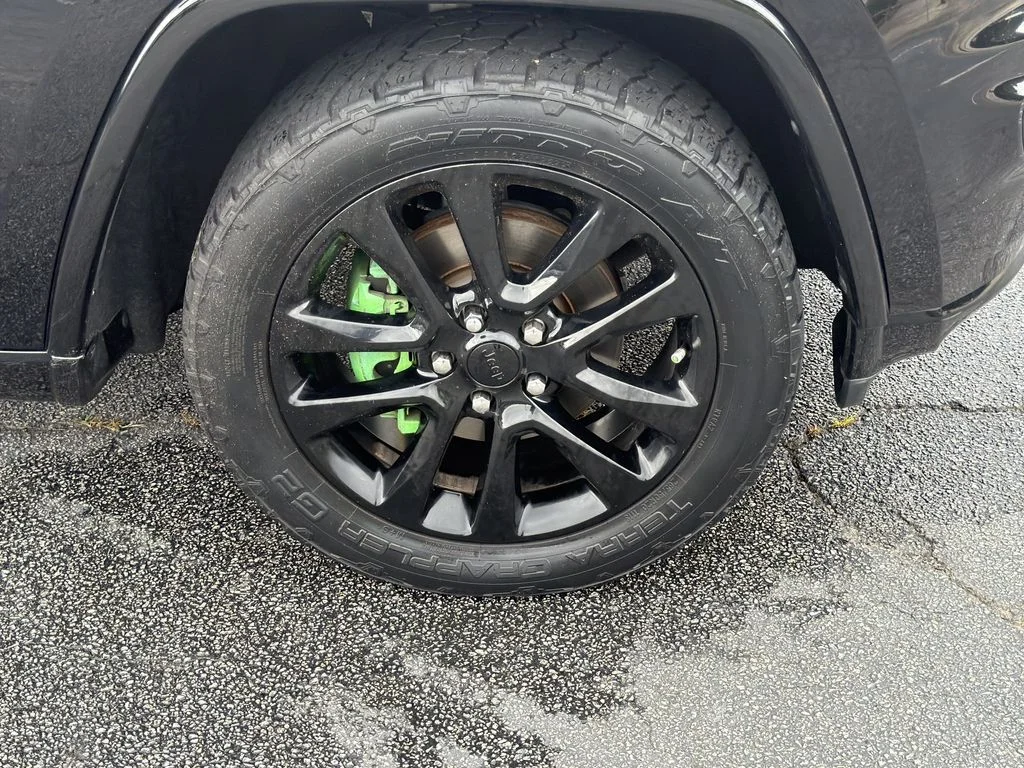Used 2019 Black Jeep Altitude image 11
