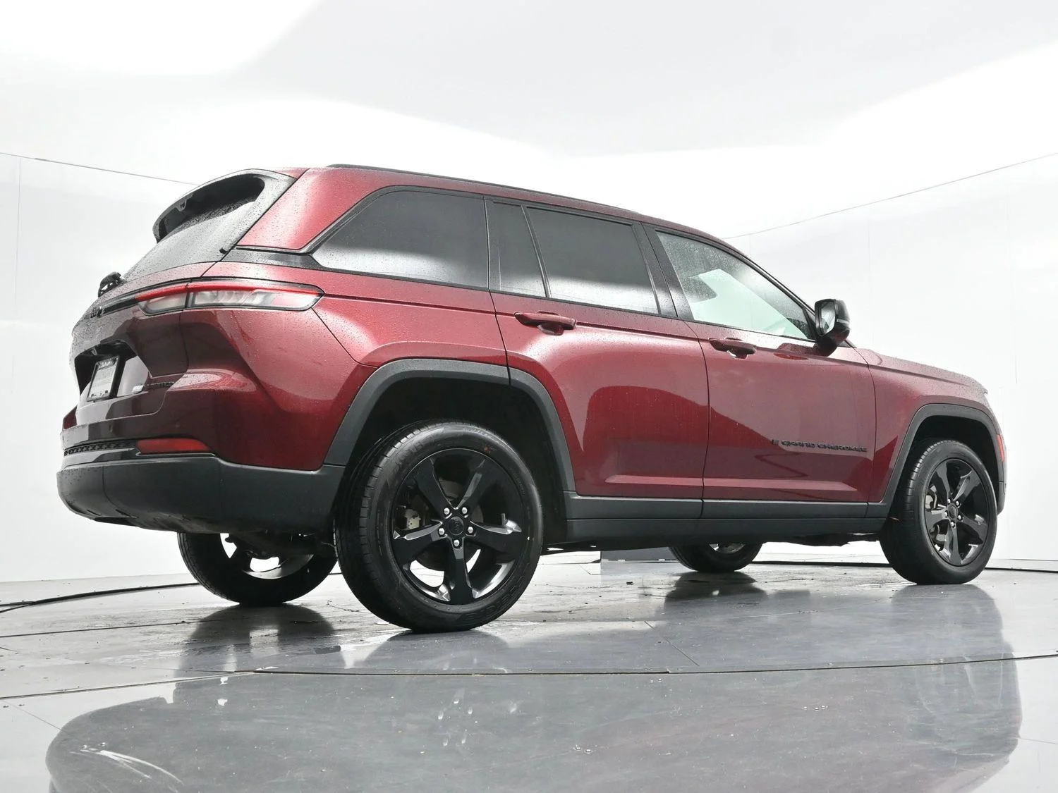 Used 2023 Velvet Red Pearlcoat Jeep Limited image 52