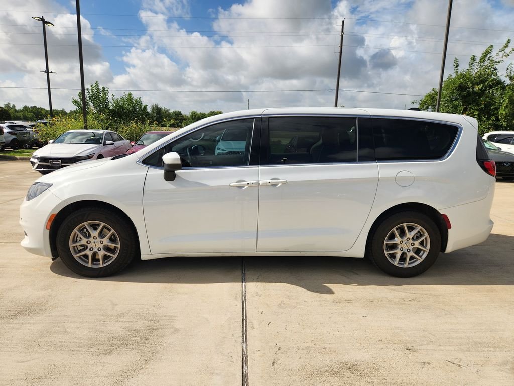 Used 2023 Bright White Clearcoat Chrysler LX image 6