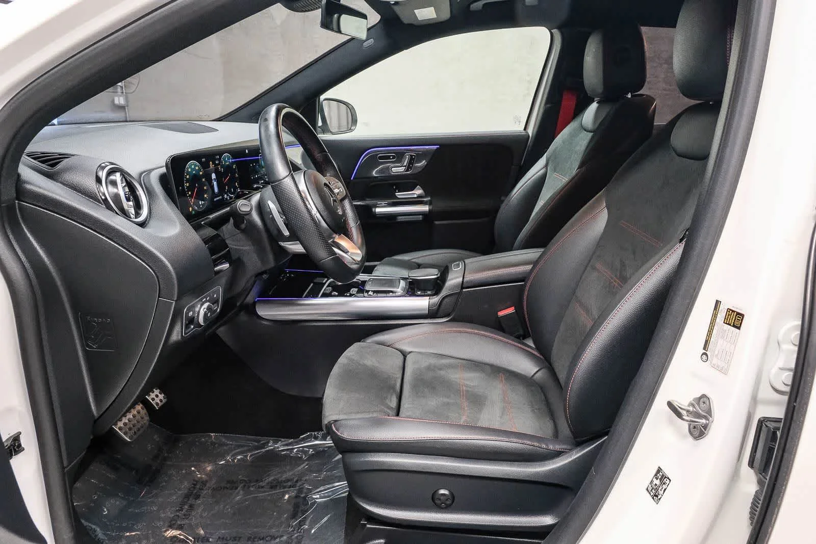 Imagen 24 del Mercedes-Benz AMG® GLA 35 de 2023 de segunda mano certificado, color Blanco Polar