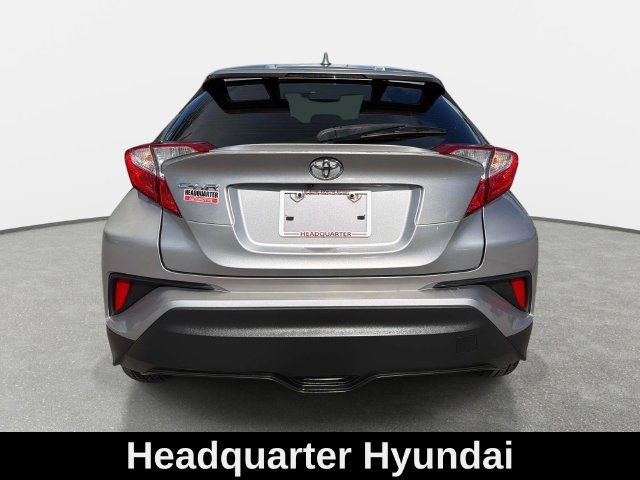 Used 2018 Silver Toyota XLE image 3