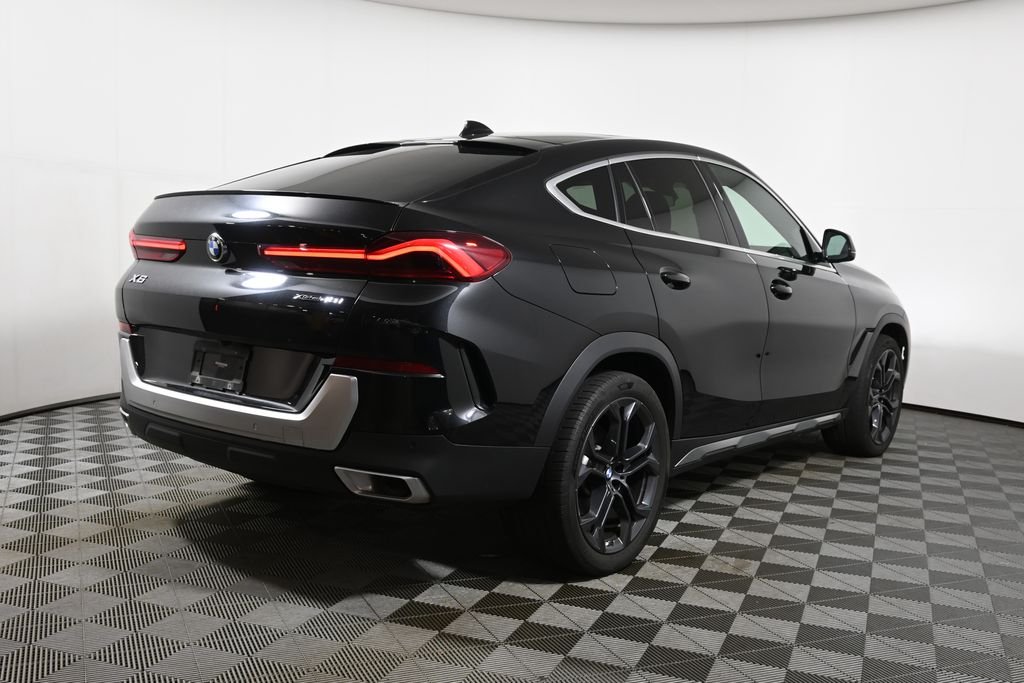 Used 2022 Black Sapphire Metallic BMW xDrive40i image 11