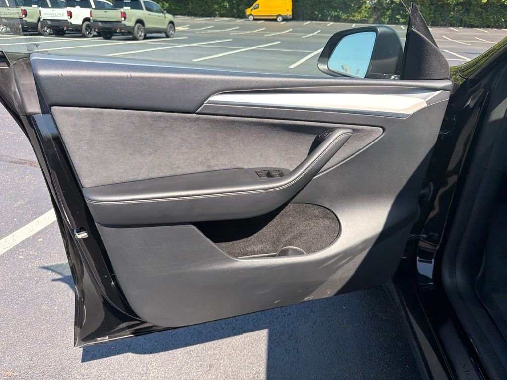 Used 2023  Tesla Performance image 17
