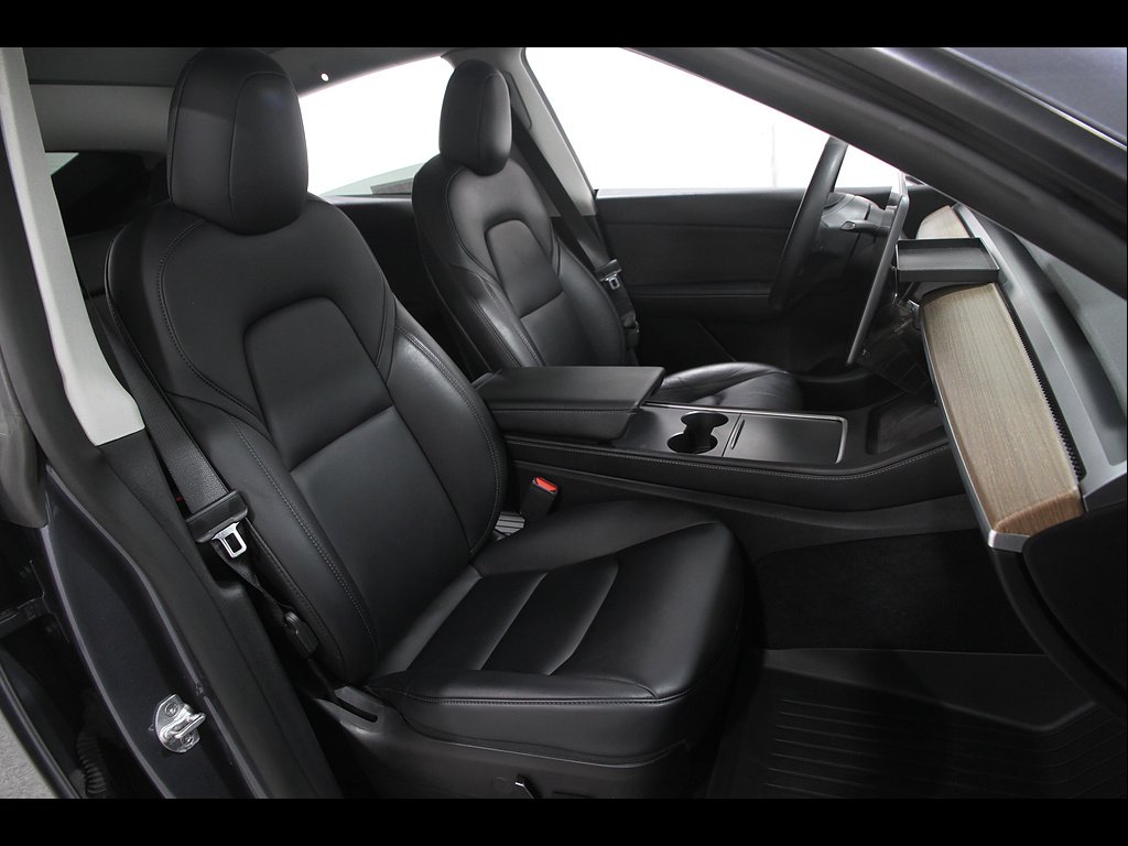 2022 Tesla Model Y Long Range - Photo 19