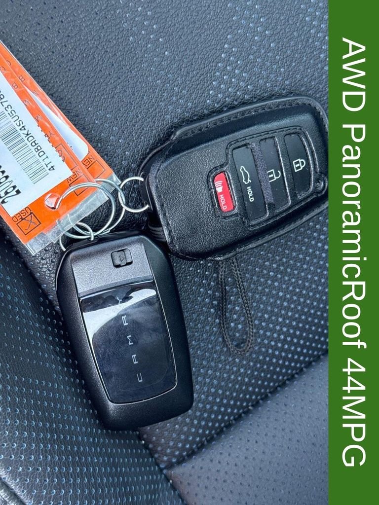 Certified Used 2025 Pearl Toyota XSE image 29