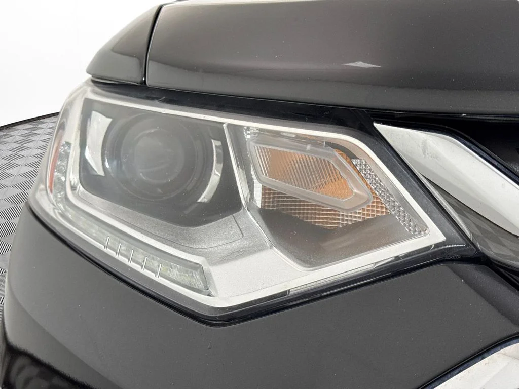 Used 2019 Black Chevrolet 3LT image 18