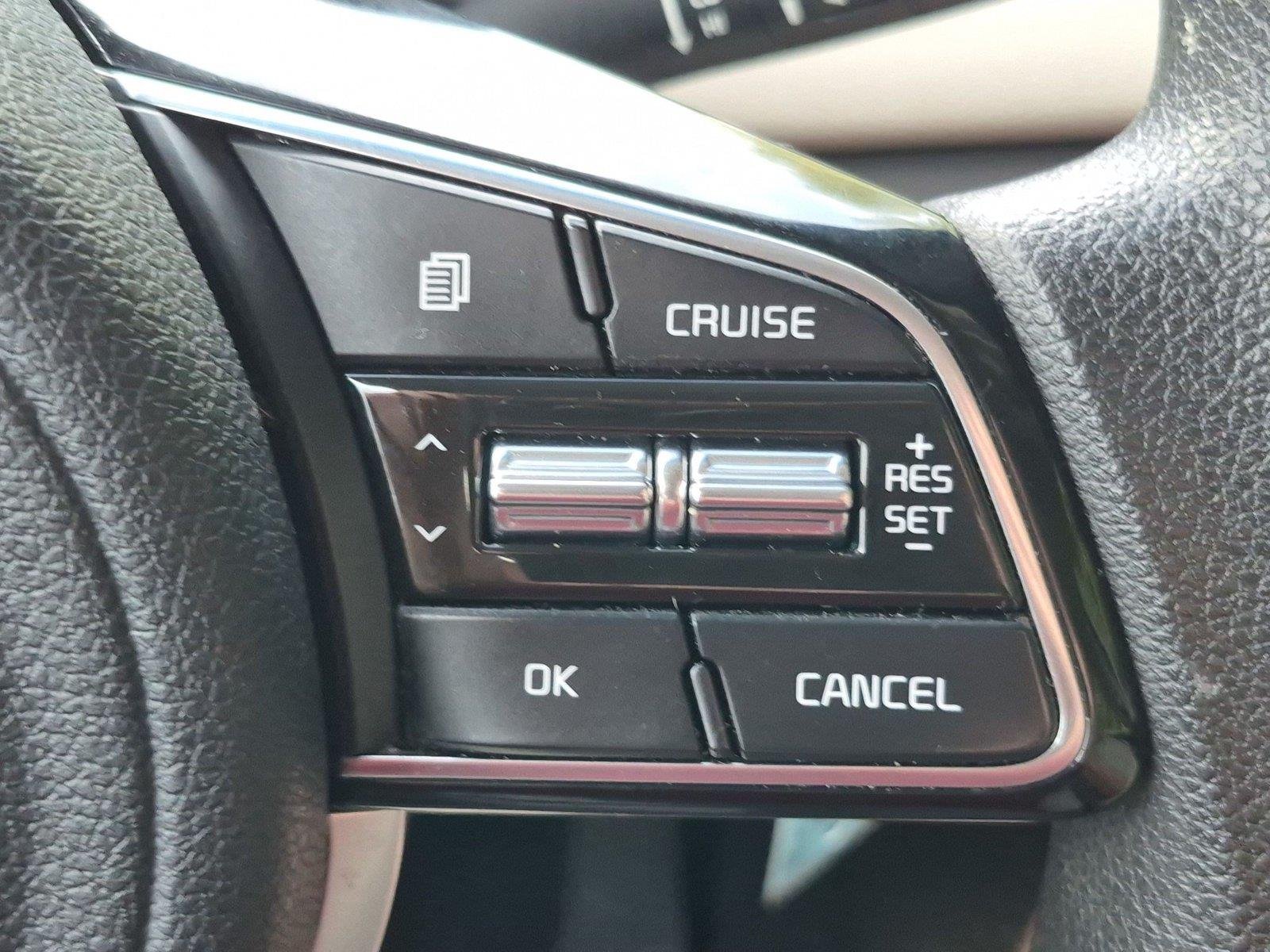Used 2020 Clear White Kia LX image 21