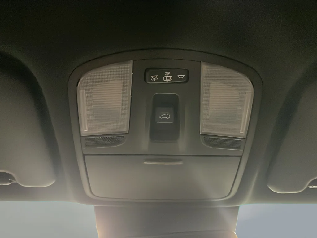 Used 2018 Green Hyundai Limited image 32