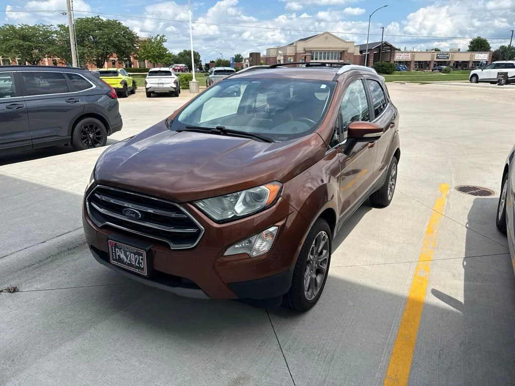 Used 2019  Ford Titanium image 2