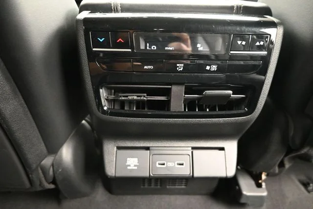 Used 2022  Acura Technology image 17