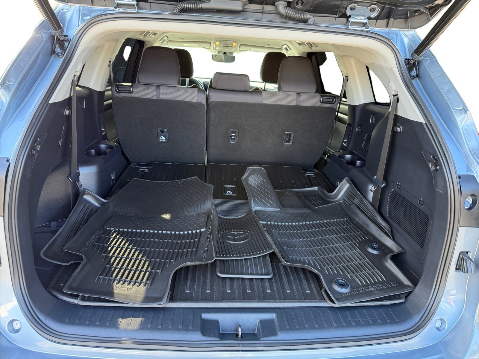 Used 2023 Moon Dust Toyota LE image 17
