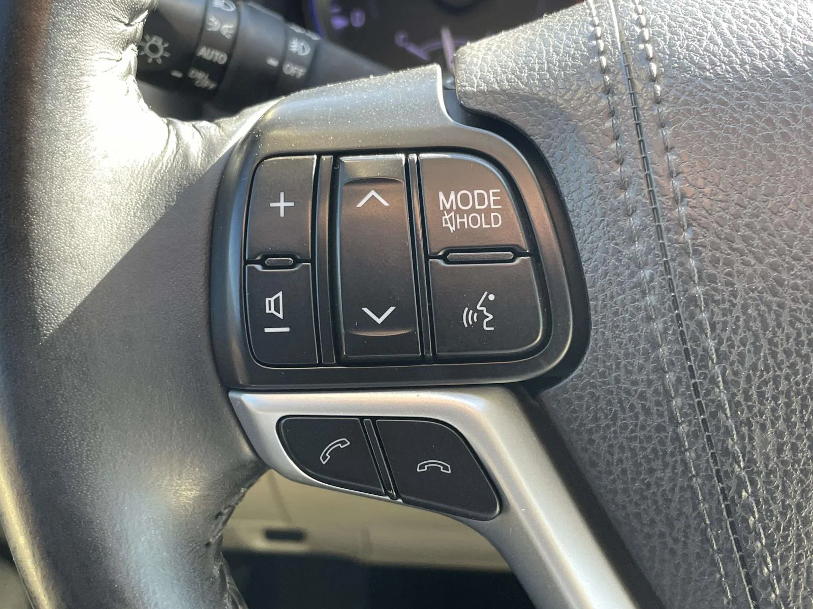 Used 2018 Toasted Walnut Pearl Toyota Limited image 10