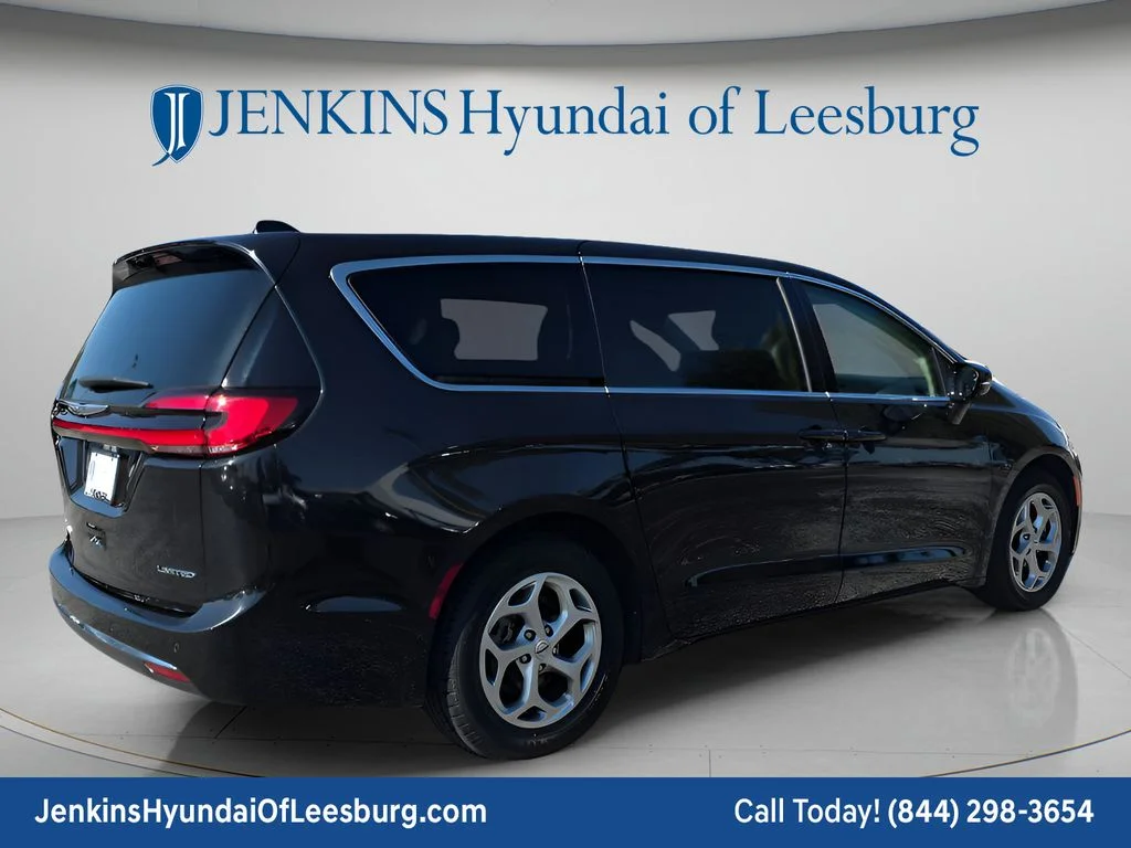Used 2024 Black Chrysler Limited image 3