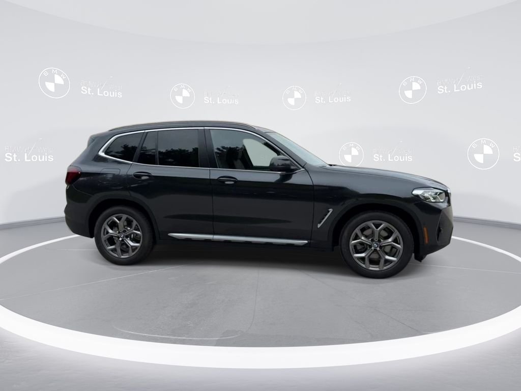 Used 2024 Gray BMW xDrive30i image 29