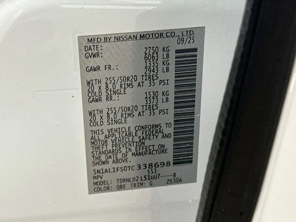 Certified Used 2026 White INFINITI LUXE image 36