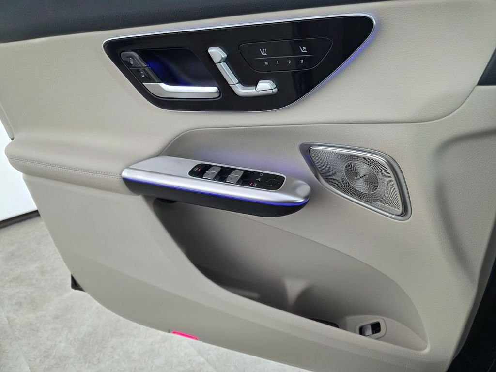 New 2027 Black Mercedes-Benz GLC 300 image 16