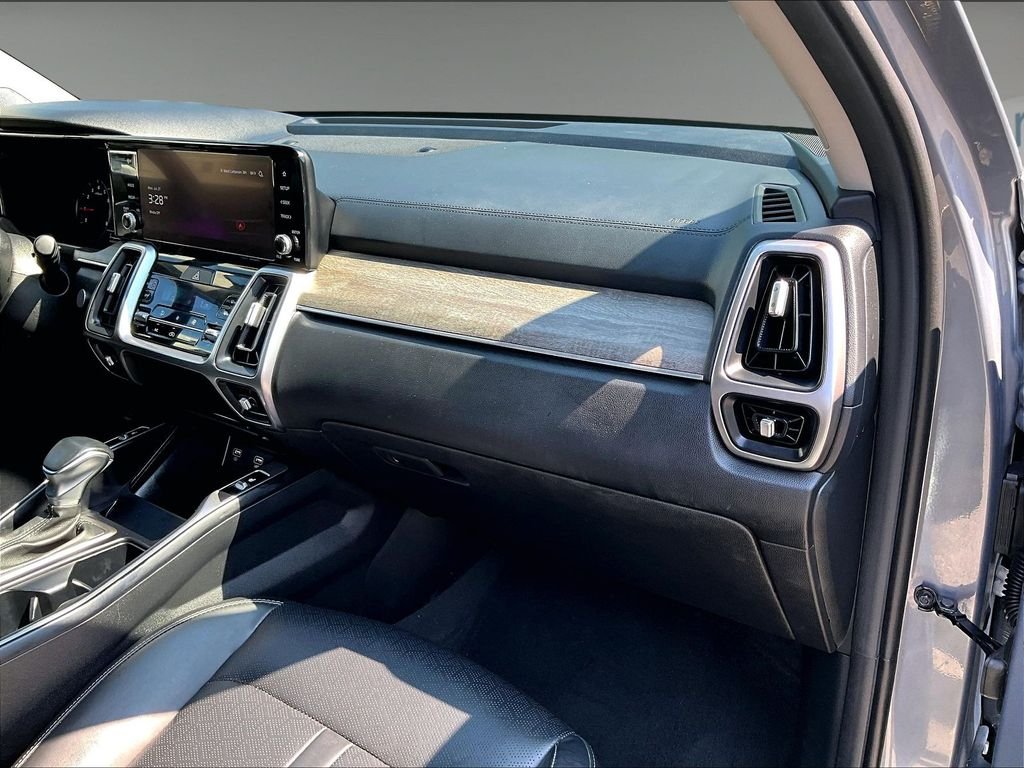 Used 2023 Silver Kia X-Line S image 17