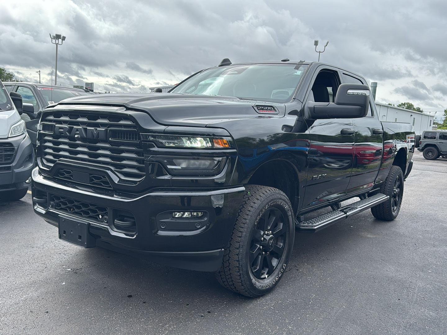 Used 2025 Diamond Black Crystal Pearlcoat Ram Big Horn image 8