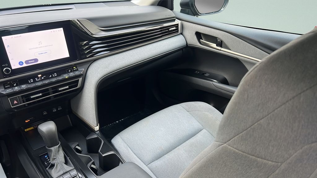Used 2025  Toyota LE image 12