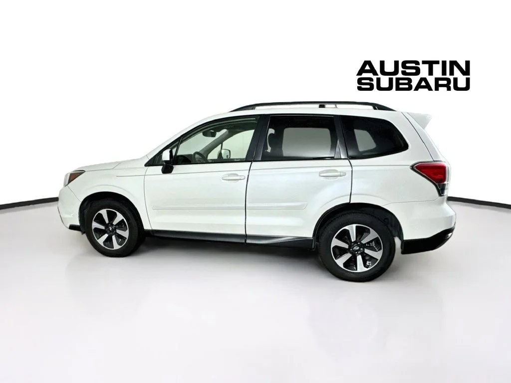 Used 2017 White Subaru 2.5i Premium image 4