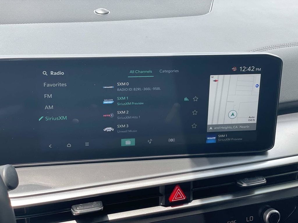 2025 Kia Sorento S - Photo 10