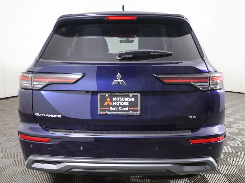 New 2026 Blue Mitsubishi SE image 14