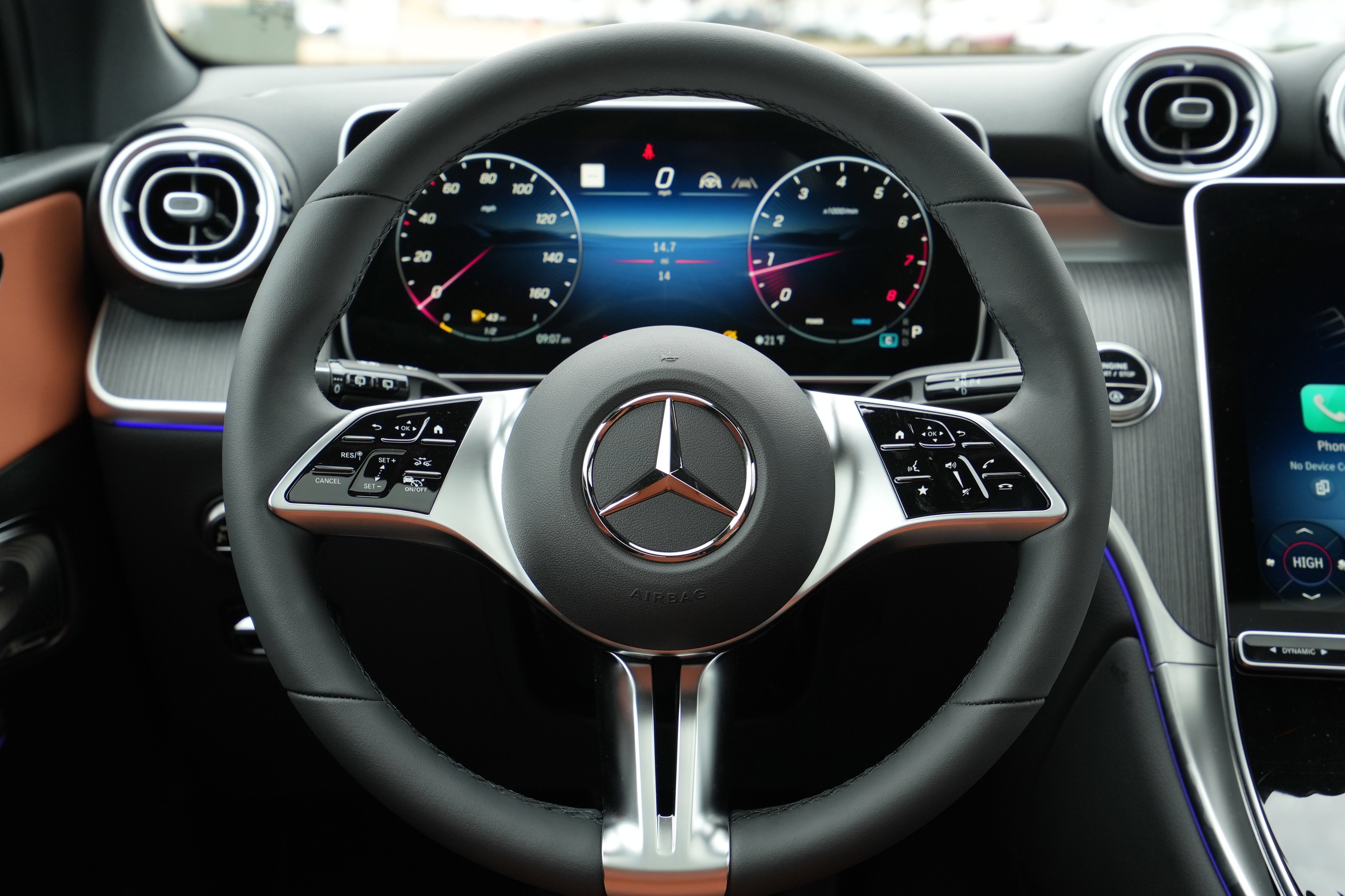Used 2026 Black Mercedes-Benz GLC 300 image 23