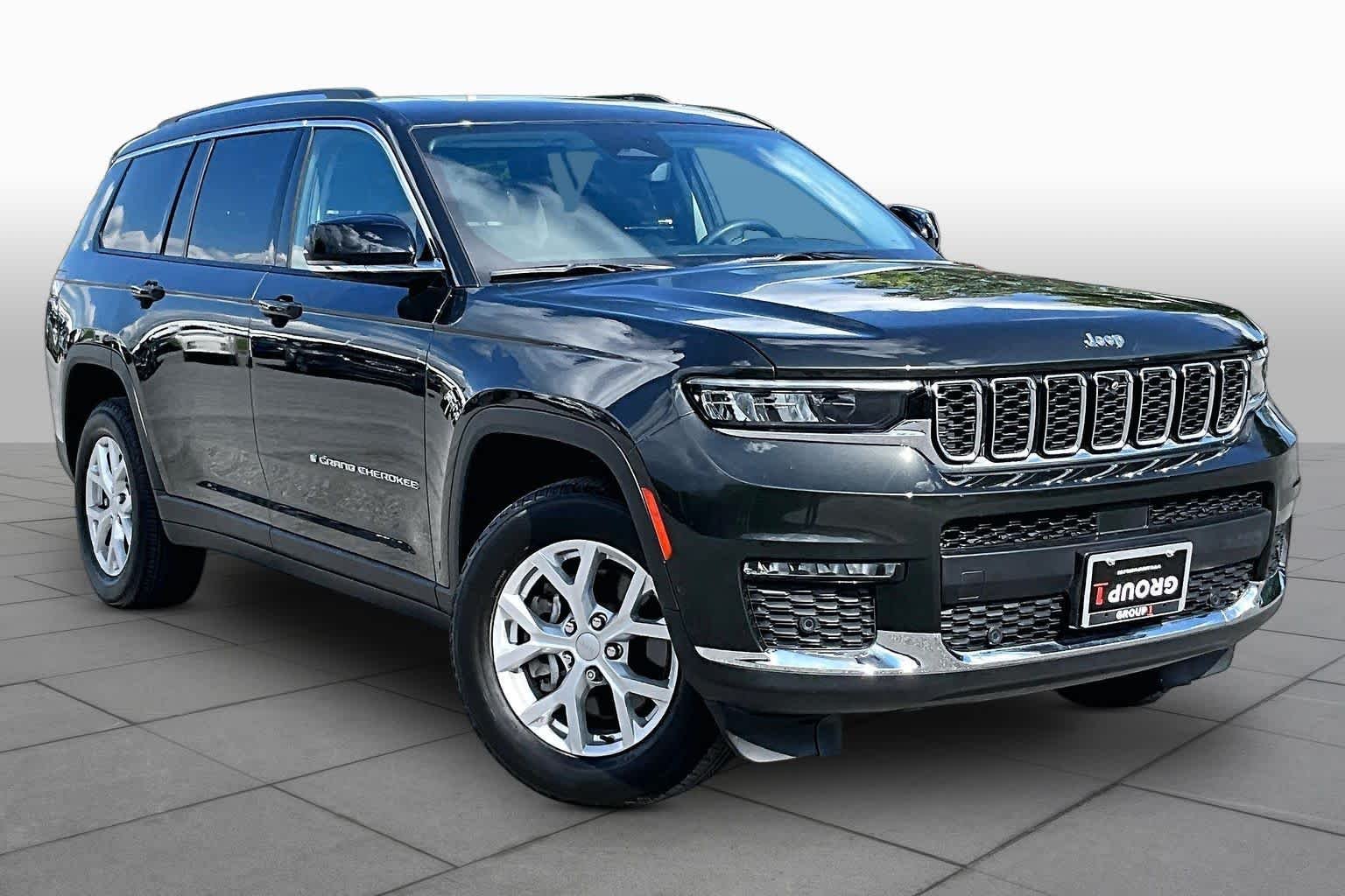 Used 2023 Rocky Mountain Pearlcoat Jeep Limited image 3